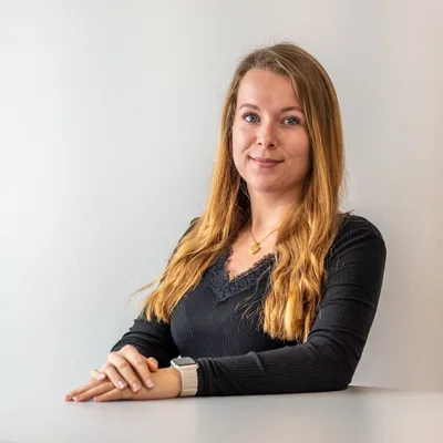 Porträtfoto von Lisa Kreitl, Mobilfunk bei der UTB