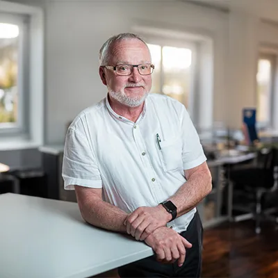 Porträtfoto von Klaus Walberer, Cloud bei der UTB
